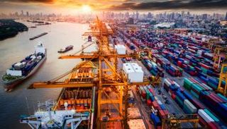 نمو الاقتصاد العالمي تحت رحمة استقرار 