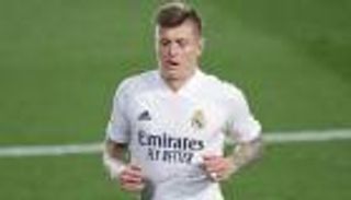 دوري أبطال أوروبا.. كروس يبشر ريال مدريد قبل موقعة سان جيرمان