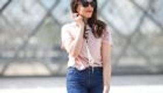 الجرأة عنوان الموضة النسائية في ربيع 2022.. أناقة وإثارة