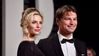 جوش هارتنت وتامسين إيجيرتون