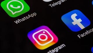 الأزمة الأوكرانية تفجر أول حرب من نوعها على الإنترنت
