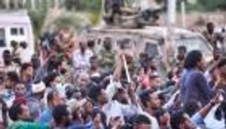 لجنة "اعتصام القيادة" تعلن تجميد أعمالها بالسودان 