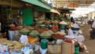 هل "يغرق" السودان أثناء "تعويم" الجنيه؟.. خبراء يحذرون
