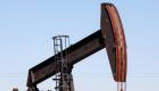 سعر برميل النفط يطير إلى 132 دولارا.. قرارات واشنطن تهز السوق