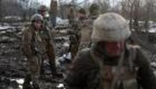 زيلينسكي يوقع مرسوما باستدعاء قوات حفظ السلام الأوكرانية