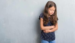  آلام شديدة في البطن تصاحب الانغلاف المعوي