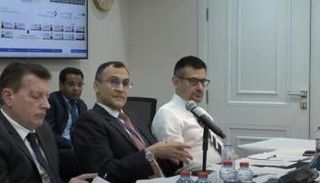 جانب من الحلقة النقاشية