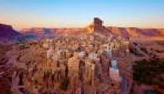 قرية الهجرين باليمن.. منازل طينية تشبه ناطحات السحاب (صور)