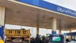 خبراء: السودان يدخل "فخ التعويم" ورفع أسعار الوقود كارثة