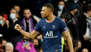 كيليان مبابي مهاجم باريس سان جيرمان