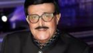 عرض أغنية نادرة بصوت سمير غانم لأول مرة.. سجلها منذ 40 عاما (فيديو)