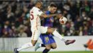 الدوري الأوروبي.. إشبيلية يقترب من التأهل وجالطة سراي يحرج برشلونة