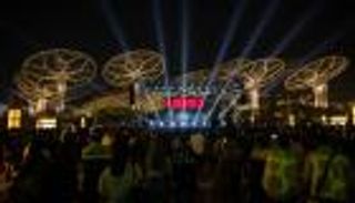 "يو بي 40".. موسيقى الريجي تجذب مختلف الجنسيات بإكسبو دبي (صور)