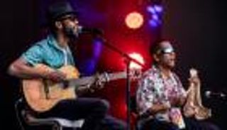 رحلة ساحرة لجزر الكاريبي في دقائق.. إلكين روبنسون يخطف القلوب بدبي