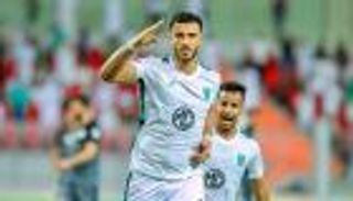 هداف الدوري السعودي.. عمر السومة يستعيد ذاكرة الأهداف بعد غياب 50 يوما