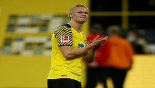 إيرلينج هالاند مهاجم بروسيا دورتموند