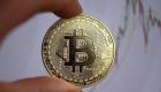 أسعار العملات الرقمية.. بيتكوين تتراجع 4% في أسبوع