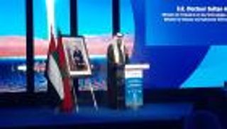 الإمارات تدعو العالم إلى "التنوع الذكي" في مصادر الطاقة