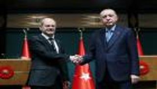 "تمهل".. رسالة شولتس وأردوغان لبوتين