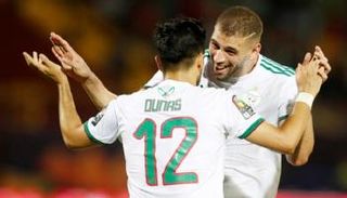 آدم وناس نجم منتخب الجزائر