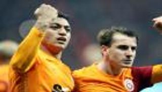 بطلها مصطفى محمد.. كيروش يتلقى هدية استثنائية قبل مباراة مصر والسنغال