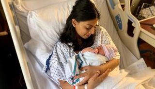 سيدة نفساء بعد الخروج من غرفة العمليات