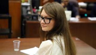 المليونيرة الروسية الألمانية المزيفة آنا 