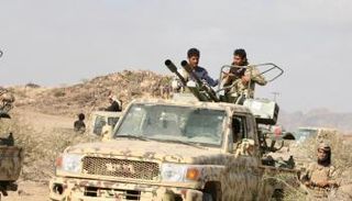 دورية عسكرية للقوات المشتركة في جبهة مقبنة غرب تعز