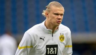 إيرلينج هالاند مهاجم بروسيا دورتموند