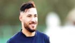 الدوري الفرنسي.. لاعب عربي يرسخ معاناة يوسف بلايلي مع بريست