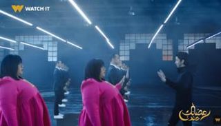 مشهد من مسلسل "في بيتنا روبوت 2"