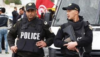 عناصر من الشرطة التونسية