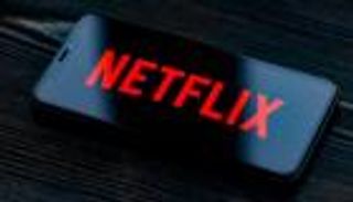 نتفليكس تطارد من يتقاسمون كلمة السر.. تعرف على العقوبة
