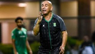 حسام حسن  