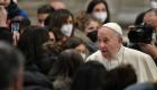 دستور جديد في الفاتيكان يدعم تمكين النساء