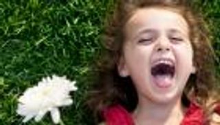 في اليوم العالمي للسعادة.. 5 أسرار لتربية طفل سعيد