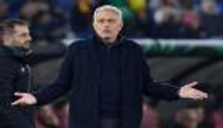 على طريقة "حمار" فيريرا.. مورينيو يسخر من "شيخ المدربين" في إيطاليا