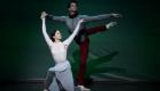 "الرقص من أجل أوكرانيا" في لندن.. و7 ممرات للمدنيين