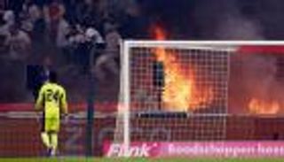 في حضرة أياكس.. حريق "صديق" يشعل قمة الدوري الهولندي (فيديو)