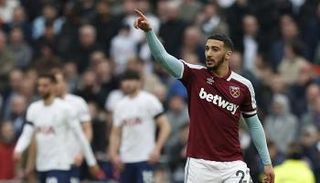 سعيد بن رحمة لاعب منتخب الجزائر وفريق وست هام