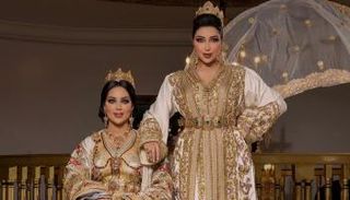دنيا بطمة وأختها ابتسام بطمة - أنستقرام