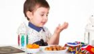 صيام الأطفال في رمضان.. جدول العبادات والتغذية