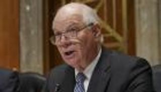 سيناتور أمريكي: يتعين تأجيل الاتفاق النووي مع إيران