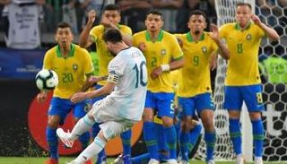 من مباراة سابقة بين الأرجنتين والبرازيل