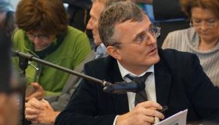 الخبير الدولي فولفجانج بوسزتاي في مؤتمر سابق