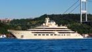 "اليخت الحائر"..  كم تكلفته؟ وما علاقة بوتين؟