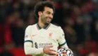 الدوري الإنجليزي.. محمد صلاح يستبدل قميص ليفربول بكوب قهوة