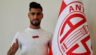 حسام غشة لاعب فريق أنطاليا سبور ومنتخب الجزائر