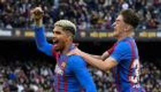 ضربة مزدوجة تحبط مساعي برشلونة لتحصين مواهبه