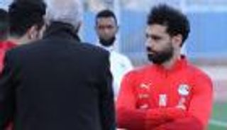 مصر ضد السنغال.. محمد صلاح يثير الجدل بغياب مفاجئ